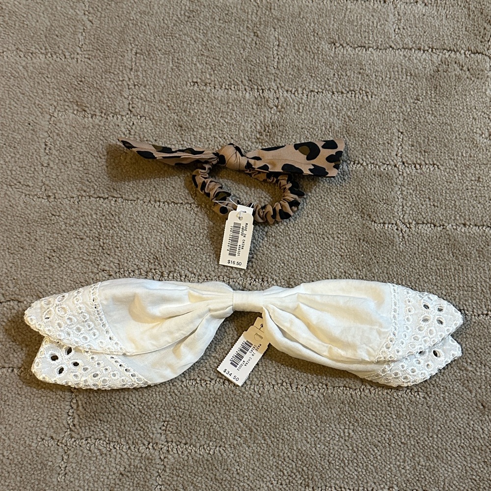 White Eyelet barrette and Leopard hair tie